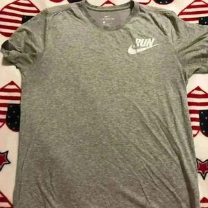 Nike Run‎ Vented Mesh Gray Top w/ Reflective Run Logo Size Large